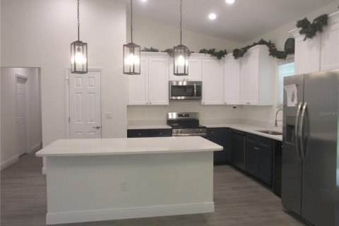 Villa ou maison à louer à Ocala, Floride: 4 chambres, 177.91 m2 № 2324485 - photo 5
