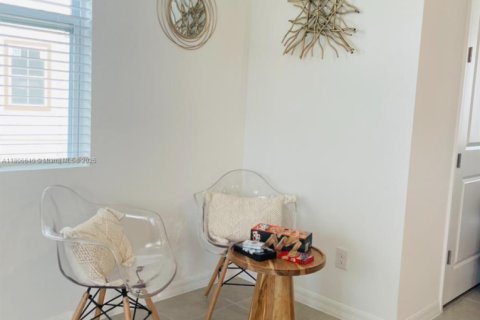 Townhouse in Davenport, Florida 3 bedrooms № 1739262 - photo 4