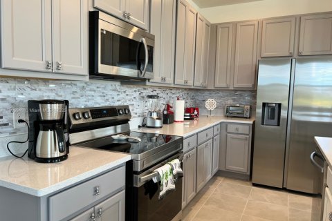 Townhouse in Davenport, Florida 3 bedrooms № 1739262 - photo 8