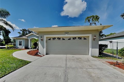 Casa en alquiler en North Port, Florida, 3 dormitorios, 159.33 m2 № 1911920 - foto 1
