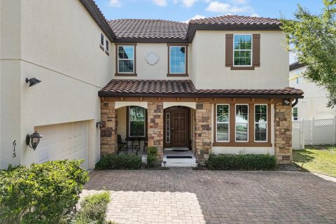 House in Windermere, Florida 8 bedrooms, 448.72 sq.m. № 2134659 - photo 8
