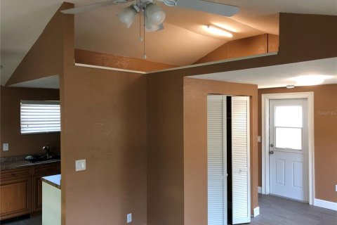 House in Orlando, Florida 2 bedrooms, 84.36 sq.m. № 1524476 - photo 19