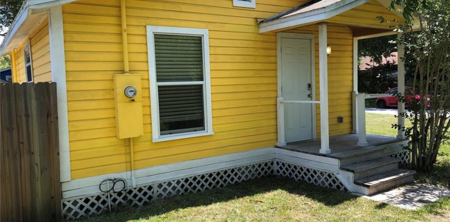 House in Orlando, Florida 2 bedrooms, 84.36 sq.m. № 1524476