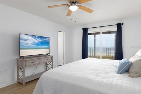 Condo in Treasure Island, Florida, 3 bedrooms  № 1810849 - photo 20