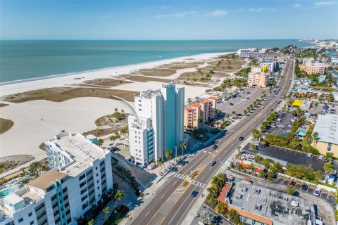 Condo in Treasure Island, Florida, 3 bedrooms  № 1810849 - photo 2