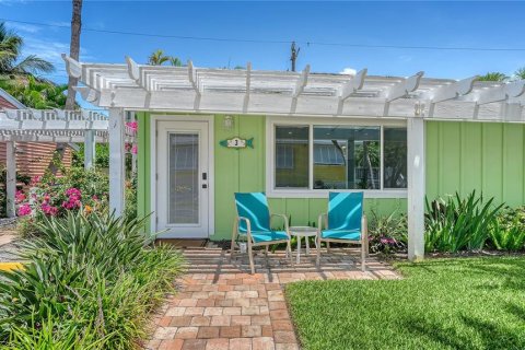 Condo in Bradenton Beach, Florida, 1 bedroom  № 2239522 - photo 2