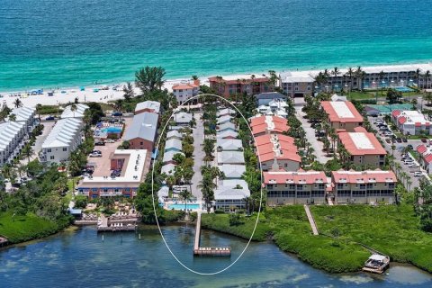 Condo in Bradenton Beach, Florida, 1 bedroom № 2239522