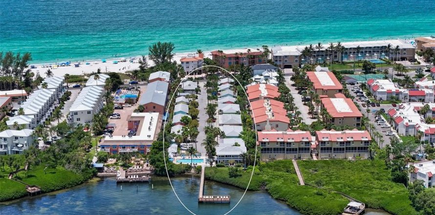 Condo in Bradenton Beach, Florida, 1 bedroom  № 2239522