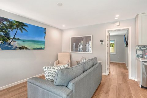 Condo in Bradenton Beach, Florida, 1 bedroom  № 2239522 - photo 13