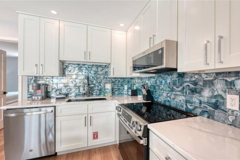 Condo in Bradenton Beach, Florida, 1 bedroom  № 2239522 - photo 10