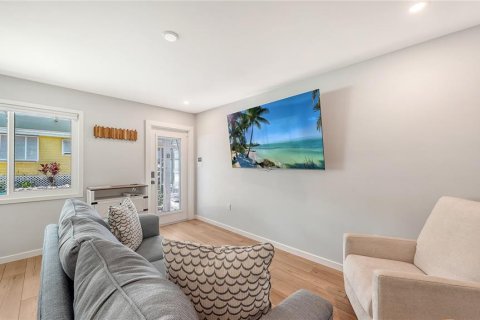 Condo in Bradenton Beach, Florida, 1 bedroom  № 2239522 - photo 6