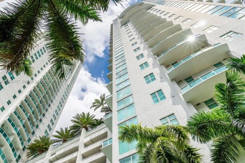 Снять в аренду кондоминиум в Майами, Флорида 2 спальни, 103.77м2, № 1990611 - фото 11