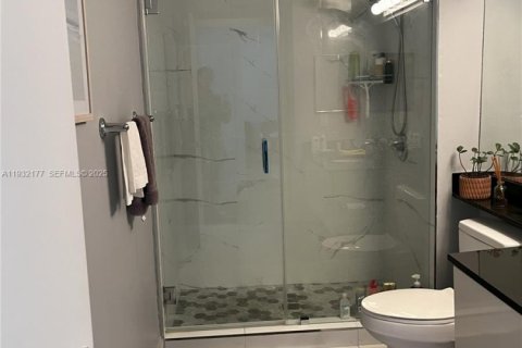 Снять в аренду кондоминиум в Майами, Флорида 2 спальни, 103.77м2, № 1990611 - фото 5