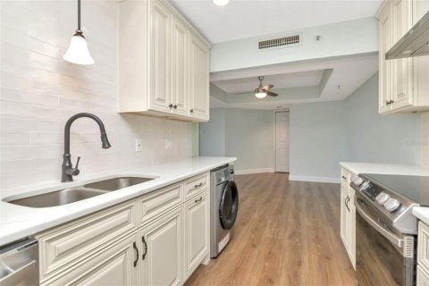 Condominio en venta en Tampa, Florida, 2 dormitorios, 95.88 m2 № 1853808 - foto 8