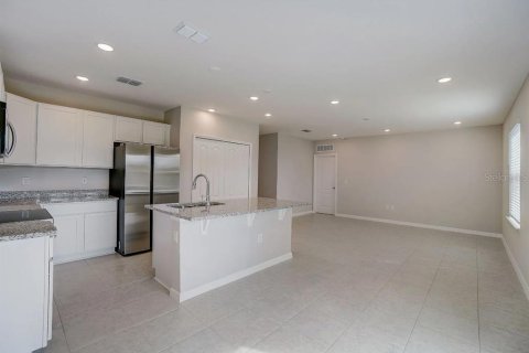 House in Dundee, Florida 3 bedrooms, 134.06 sq.m. № 2103500 - photo 8