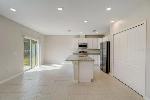 House in Dundee, Florida 3 bedrooms, 134.06 sq.m. № 2103500 - photo 7