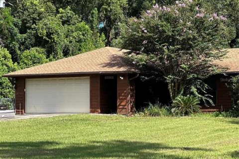 Casa en venta en Zephyrhills, Florida, 3 dormitorios, 150.13 m2 № 1917735 - foto 1
