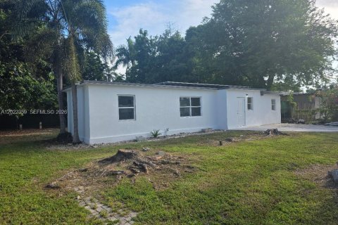 Casa en venta en Homestead, Florida, 4 dormitorios, 151.24 m2 № 2257025 - foto 2