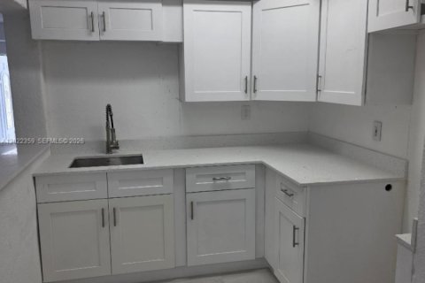 Casa en venta en Homestead, Florida, 4 dormitorios, 151.24 m2 № 2257025 - foto 9