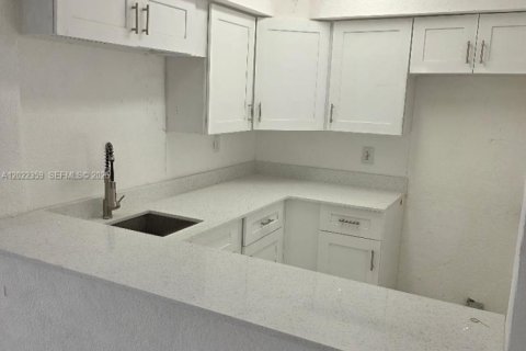Casa en venta en Homestead, Florida, 4 dormitorios, 151.24 m2 № 2257025 - foto 18