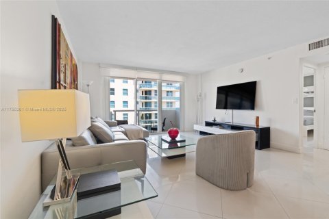 Condo in Surfside, Florida, 2 bedrooms  № 1864377 - photo 7