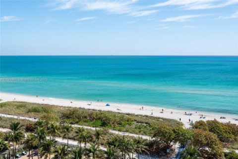 Condo in Surfside, Florida, 2 bedrooms  № 1864377 - photo 10