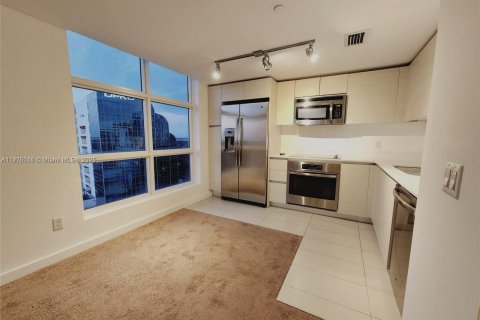 Снять в аренду кондоминиум в Майами, Флорида 43.85м2, № 1971564 - фото 1