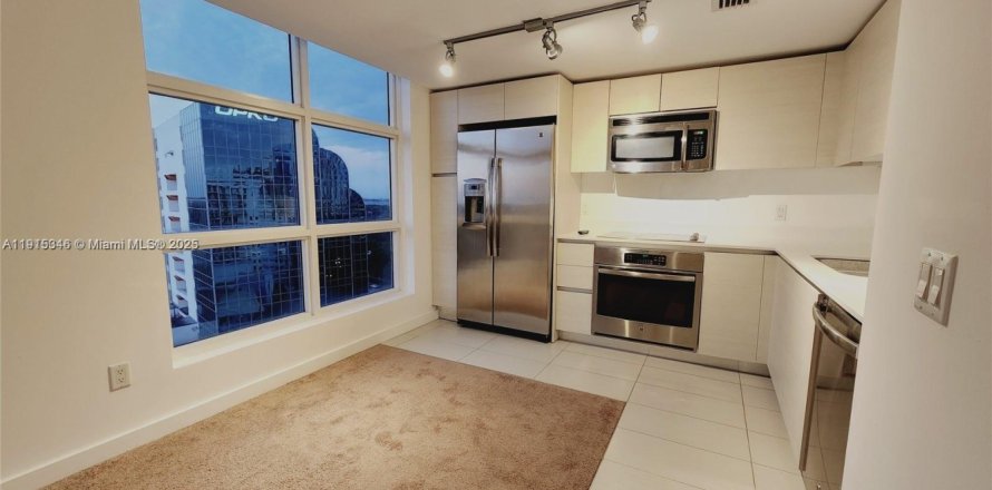 Студия в кондо в Майами, Флорида № 1971564