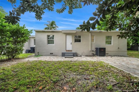 Casa en venta en West Miami, Florida, 3 dormitorios, 107.21 m2 № 1982538 - foto 27