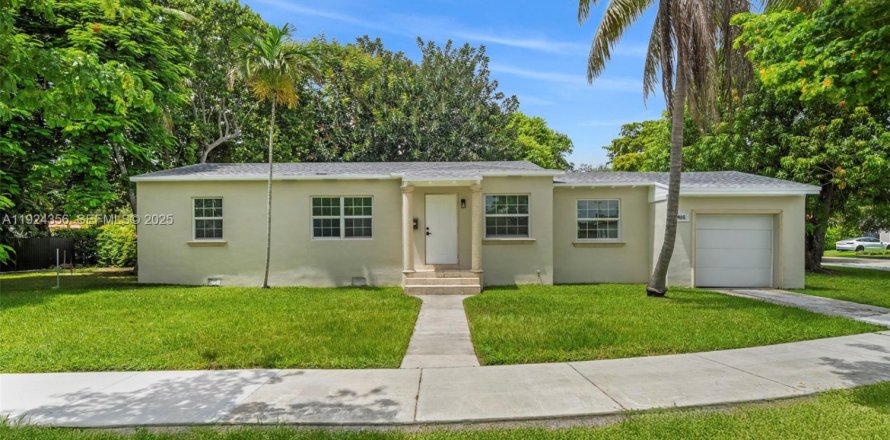 Casa en West Miami, Florida 3 dormitorios, 107.21 m2 № 1982538
