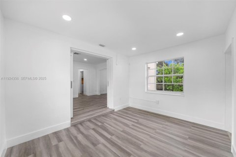 Casa en venta en West Miami, Florida, 3 dormitorios, 107.21 m2 № 1982538 - foto 13