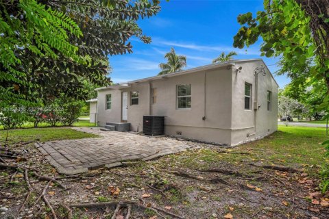 Casa en venta en West Miami, Florida, 3 dormitorios, 107.21 m2 № 1982538 - foto 29