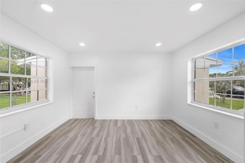 Casa en venta en West Miami, Florida, 3 dormitorios, 107.21 m2 № 1982538 - foto 9