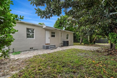 Casa en venta en West Miami, Florida, 3 dormitorios, 107.21 m2 № 1982538 - foto 28