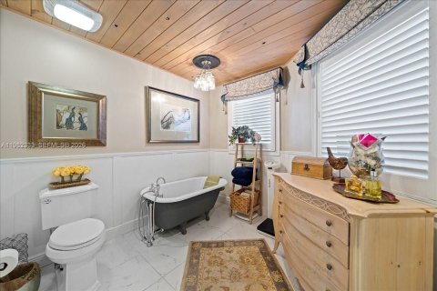 Townhouse in Melbourne Beach, Florida 3 bedrooms, 245.73 sq.m. № 2045090 - photo 23