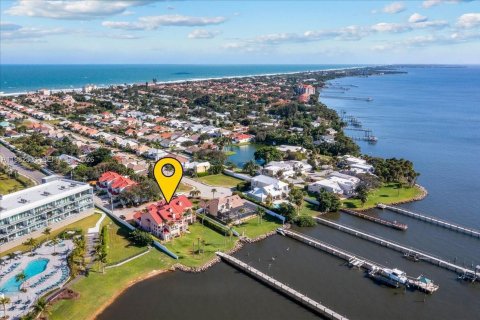 Townhouse in Melbourne Beach, Florida 3 bedrooms, 245.73 sq.m. № 2045090 - photo 2