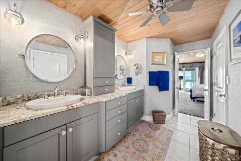 Townhouse in Melbourne Beach, Florida 3 bedrooms, 245.73 sq.m. № 2045090 - photo 21