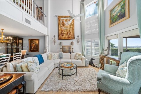 Townhouse in Melbourne Beach, Florida 3 bedrooms, 245.73 sq.m. № 2045090 - photo 10