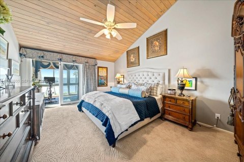 Townhouse in Melbourne Beach, Florida 3 bedrooms, 245.73 sq.m. № 2045090 - photo 19