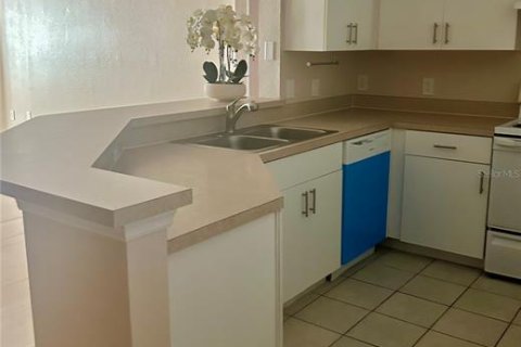 Condo in Sarasota, Florida, 3 bedrooms  № 2220122 - photo 9