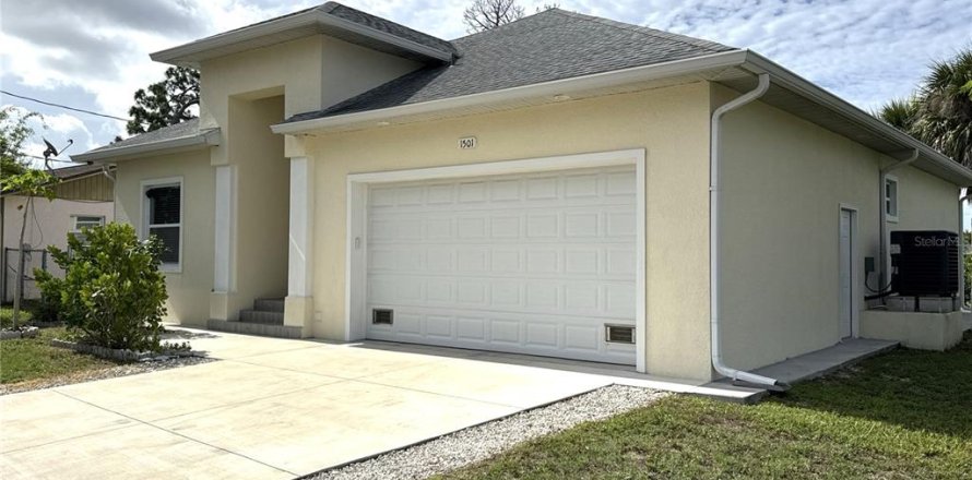 House in Englewood, Florida 3 bedrooms, 149.39 sq.m. № 2099668