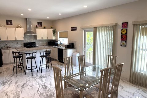 House in Englewood, Florida 3 bedrooms, 149.39 sq.m. № 2099668 - photo 7