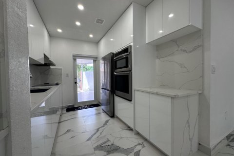 Copropriété à vendre à Hialeah, Floride: 3 chambres, 97.55 m2 № 2153769 - photo 4