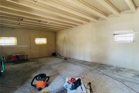 Купить коммерческую недвижимость в Майами, Флорида № 2013897 - фото 17