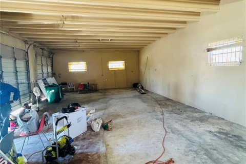 Купить коммерческую недвижимость в Майами, Флорида № 2013897 - фото 16