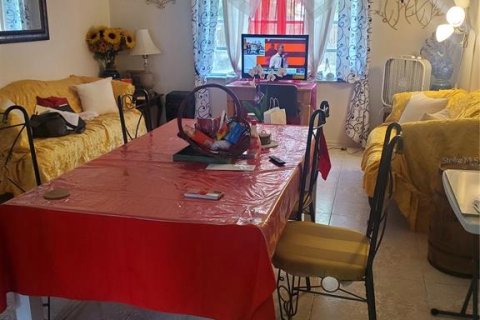 Casa en venta en Orlando, Florida, 3 dormitorios, 121.7 m2 № 1908906 - foto 2