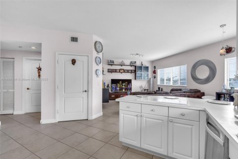 Купить кондоминиум в Дорал, Флорида 3 спальни, 231.33м2, № 1809232 - фото 4