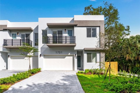 House in Fort Lauderdale, Florida 4 bedrooms, 233 sq.m. № 2031644 - photo 21