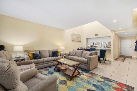 Condo in Longboat Key, Florida, 2 bedrooms № 2215286 - photo 2