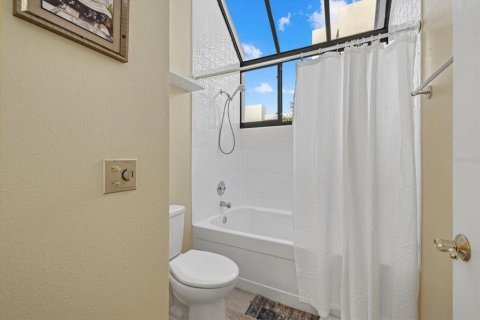 Condo in Longboat Key, Florida, 2 bedrooms № 2215286 - photo 22